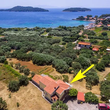 Teacher's Pebble House Prižba