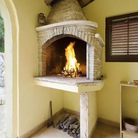 Teacher's Pebble House *