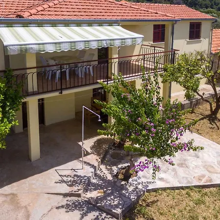 Teacher's Pebble House Appartement